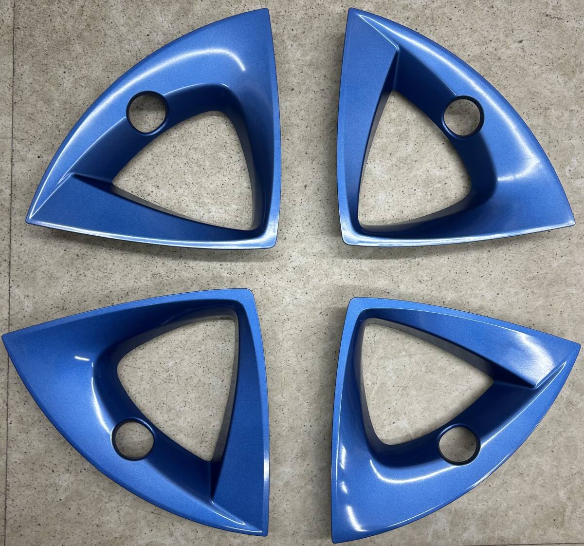 50系 プリウス ZVW50 ZVW51 ZVW55 純正 ホイールキャップ カバー アクセントピース ブルー 4個 取付部分破損なし