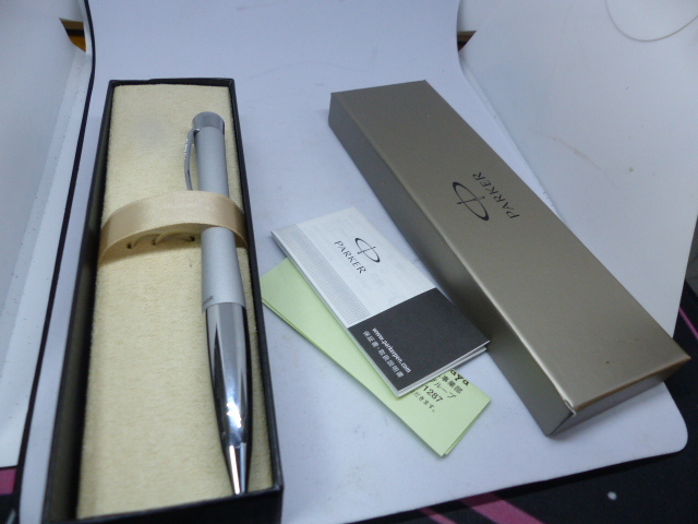 パーカー高級ボールペン ケース付 美品