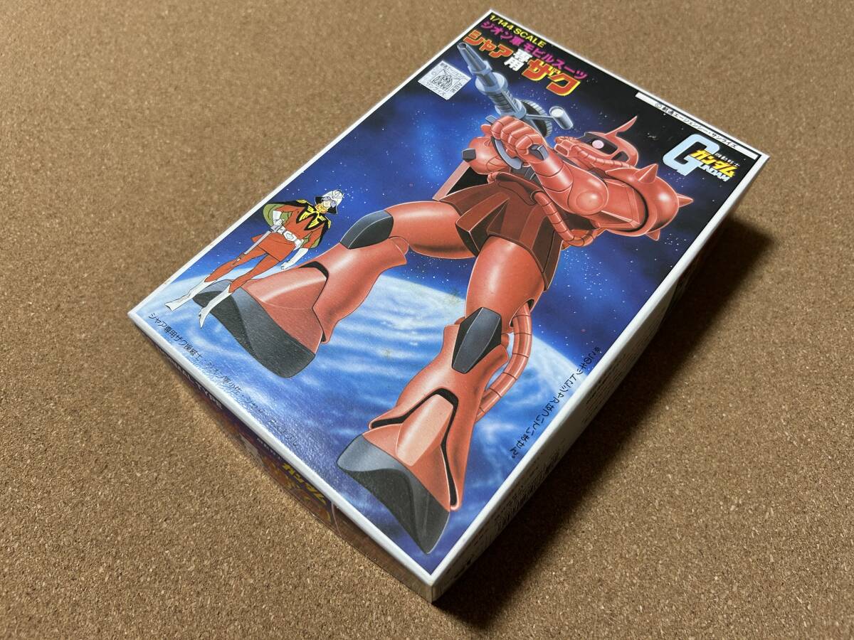 機動戦士ガンダム　プラモデル　未組立品　旧キット　　1/144 シャア専用ザク