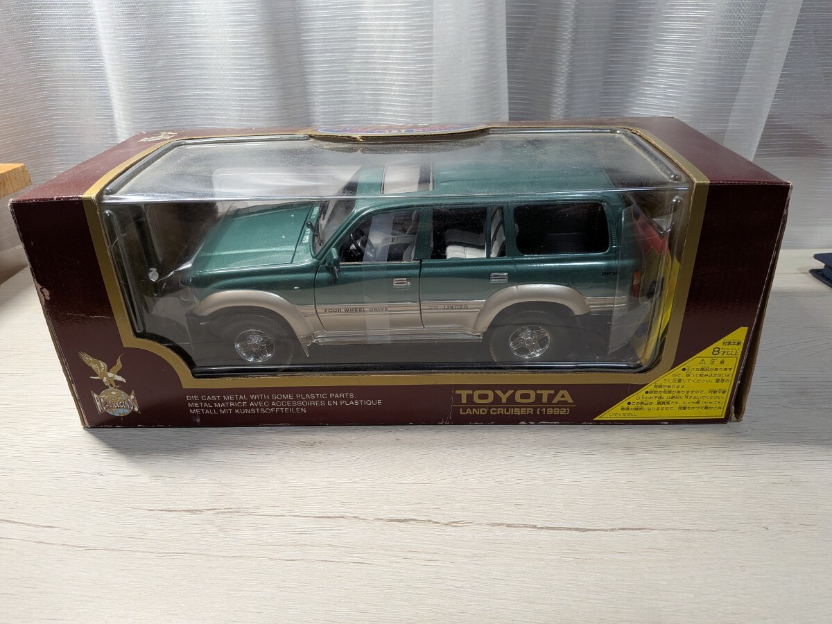 TOYOTA ランドクルーザー 18スケール グリーン