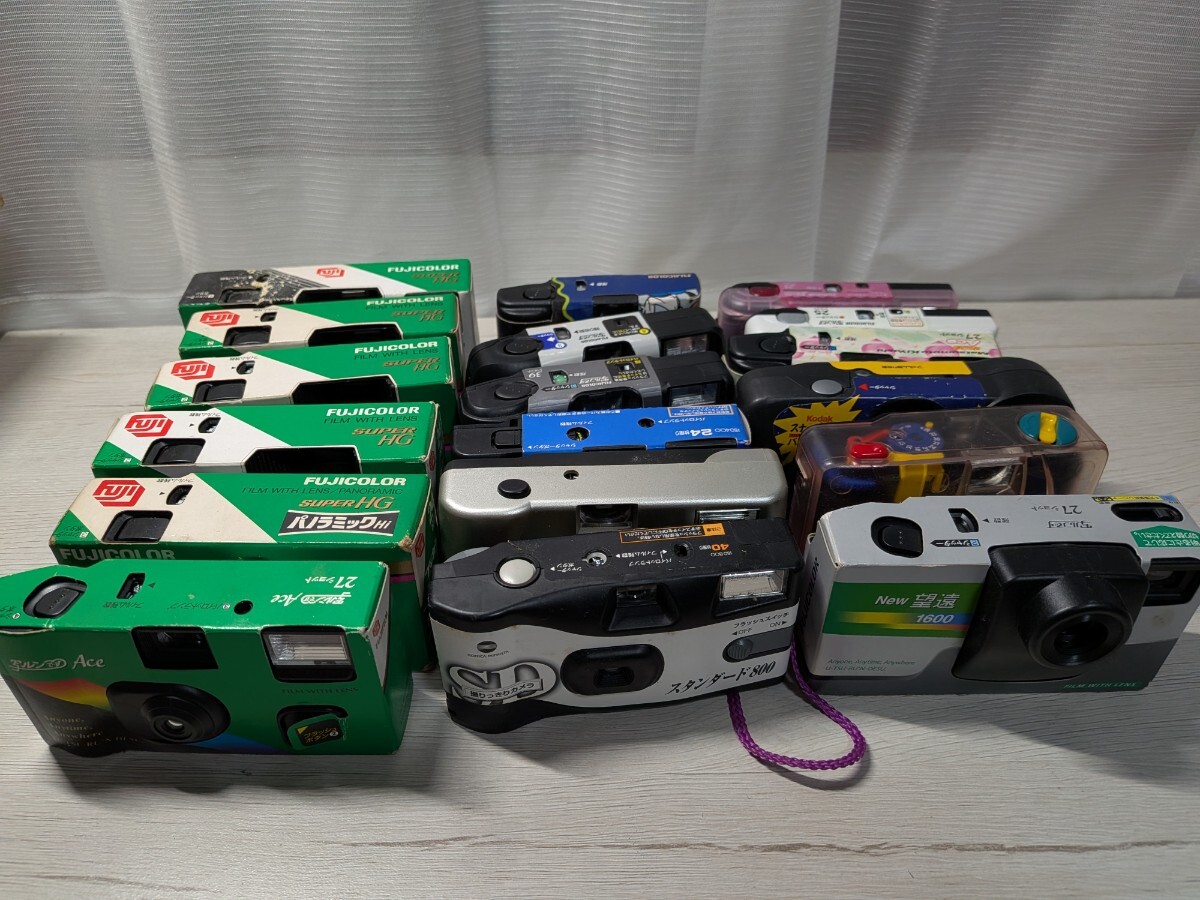 大量インスタントカメラ18台