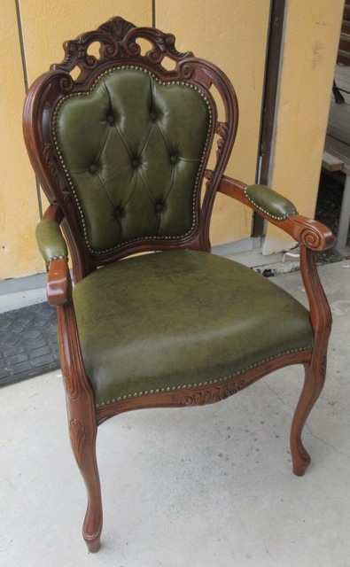 ☆美品☆ヨーロピアン ロココ調 アンティーク風 鋲付き 合成皮革製 木製ダイニングチェア シングルチェア①