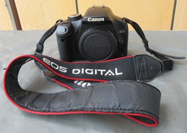 ☆動作未確認☆Canon EOS kiss X2 デジタル一眼レフカメラ ボディ キャノン