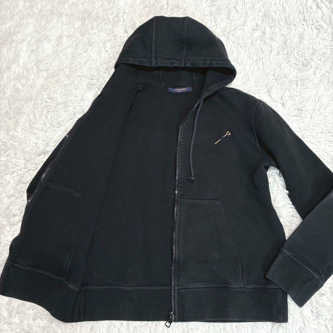 Louis Vuitton【カジュアルスタイルの最高峰!!!】ルイヴィトン パーカー ダブルフェイストラベル 胸ブローチ◎近年モデル◎黒 ブラック M