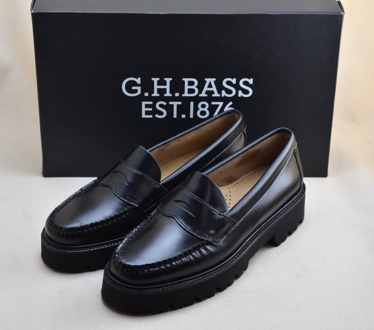 SALE!! G.H BASS　ジーエイチ バス 　　レディス サドルローファー 　BLACK LEATHER　US7.5　24.5-25cm相当　未使用品