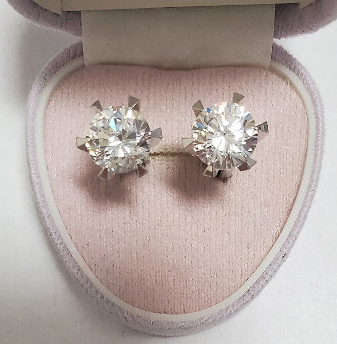 美しすぎる　超大粒　キュービックジルコニア　3ct以上　銀メッキ　カフスボタン　メンズ　アクセサリー　8,1g　美品