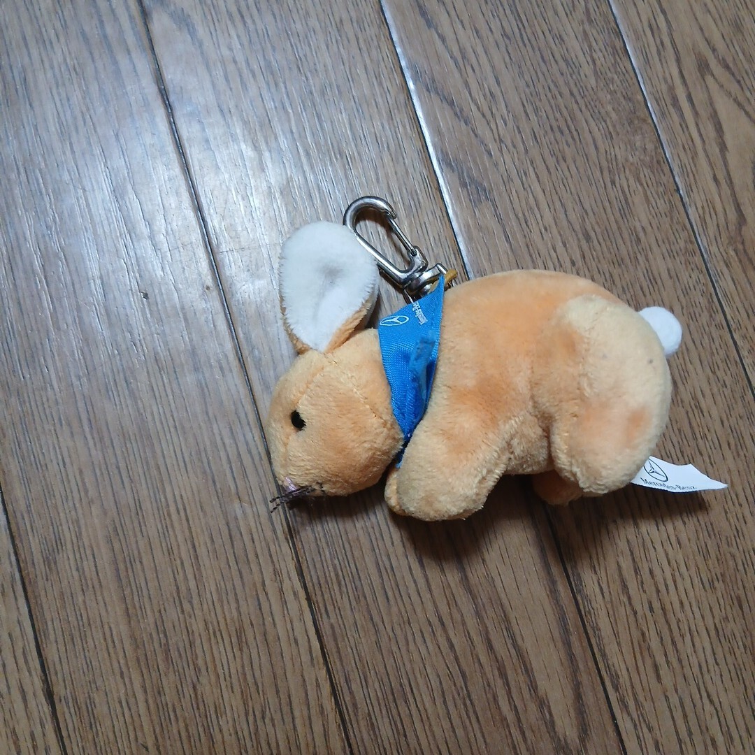非売品★　メルセデスベンツ　ウサギのキーホルダー