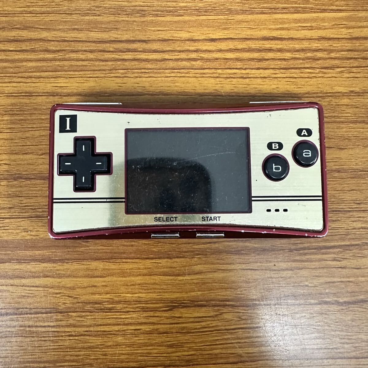ゲームボーイミクロ GAMEBOY micro ファミコンカラー ファミコンバージョン 任天堂 OXY-001 Nintendo GAME BOY