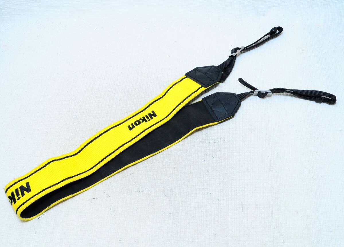 NIKON ストラップ FOR PROFESSIONAL 　黄