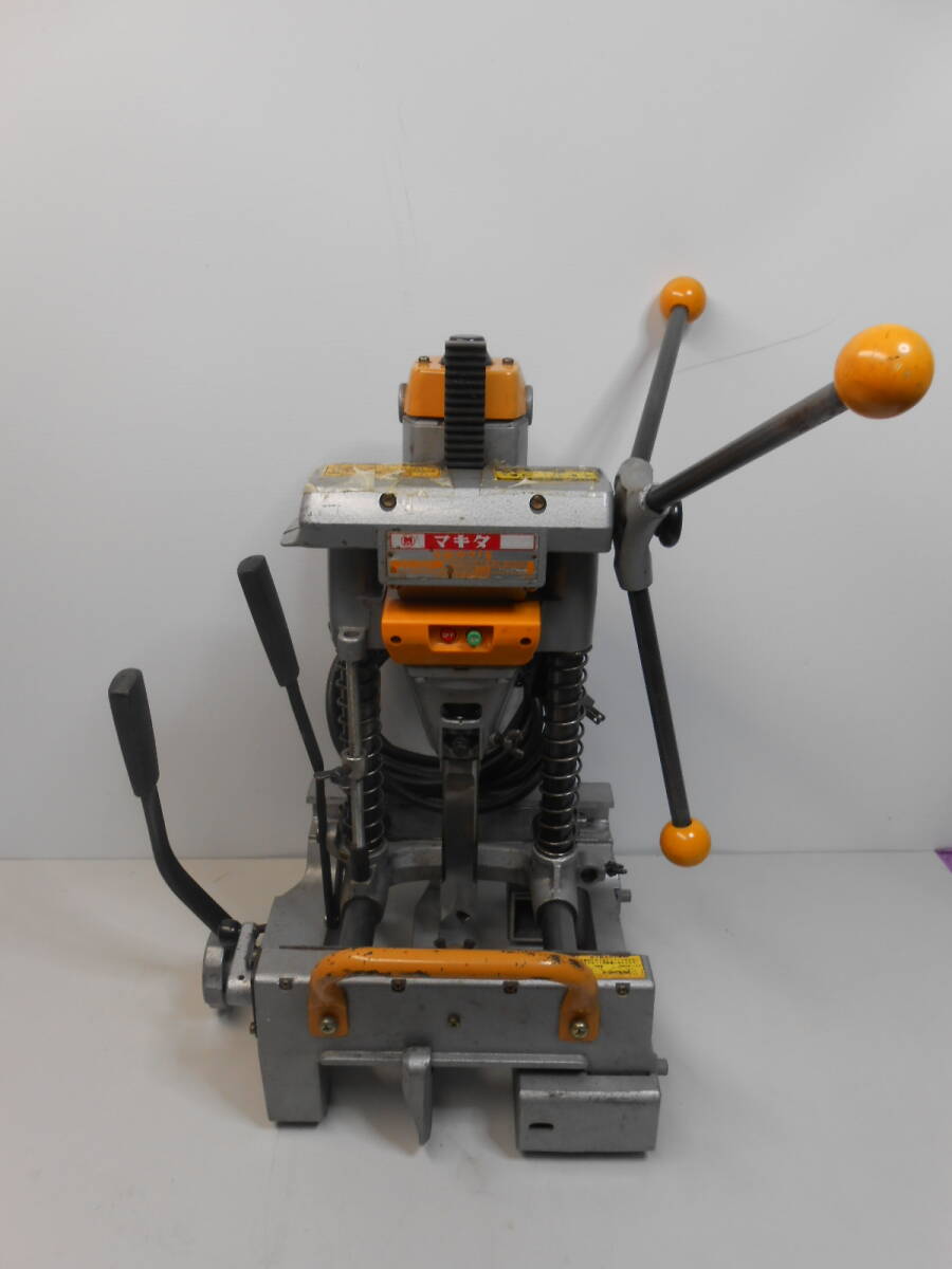 マキタ makita 手動カクノミ 7303 単相100V 角のみ 角ノミ 　中古