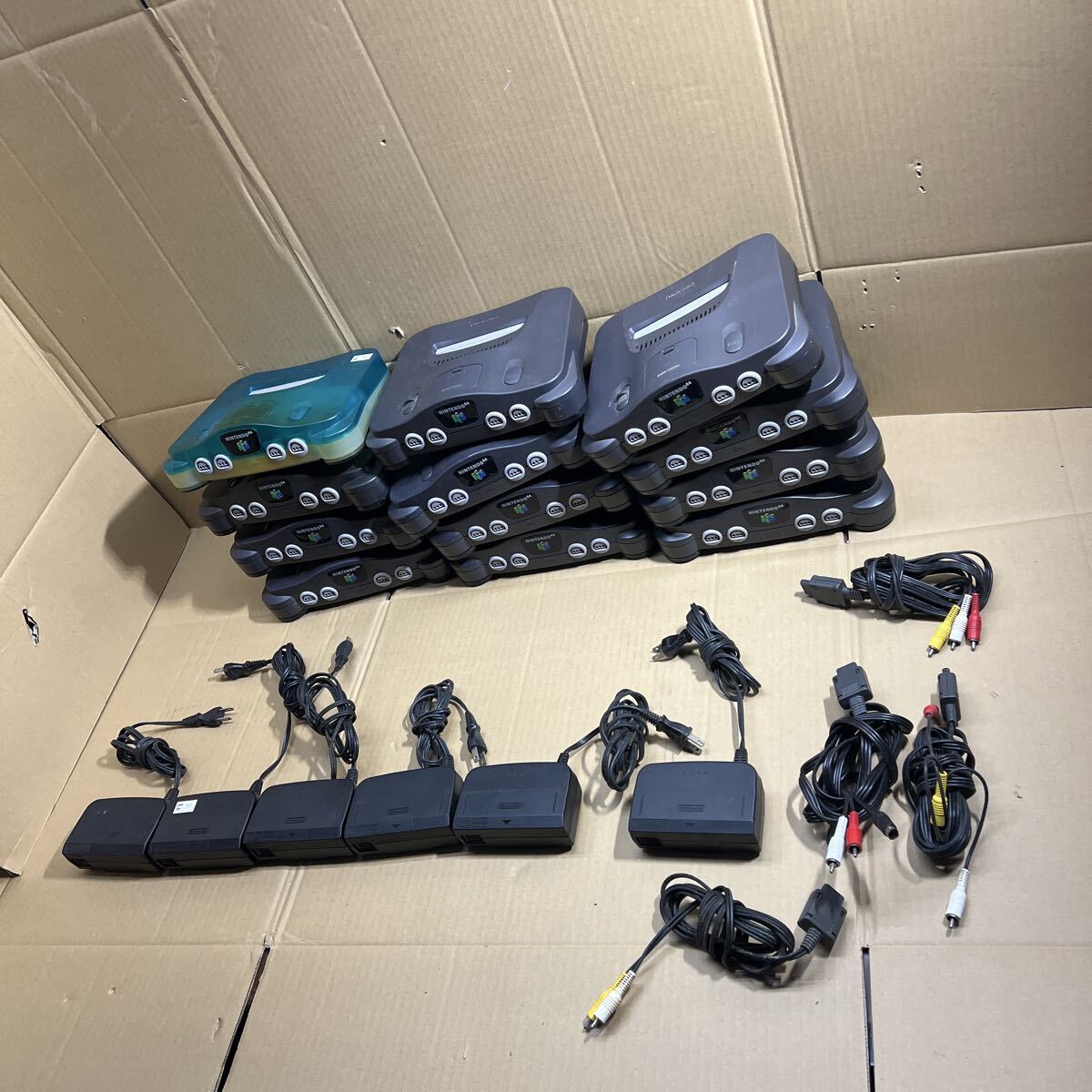 64 12台　ゆうパック着払い発送　中古　現状品　任天堂64　ニンテンドウ64　NINTENDO64　NUS-001　　本体　大量　まとめて　セット