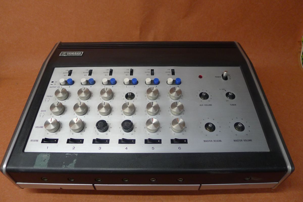 f◆1014 ジャンク YAMAHA ヤマハ EM-70 ミキサーアンプ 音響機器 ボタン欠損有り /140