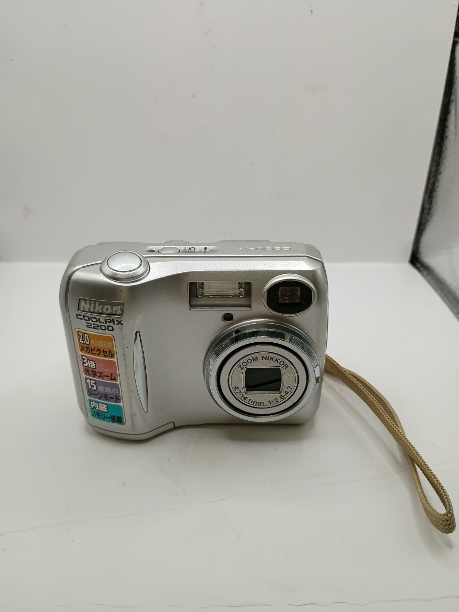 4691 1円スタート 【動作確認済み】 Nikon COOLPIX 2200 シルバー コンパクトデジタルカメラ