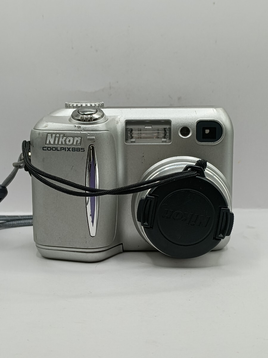 4606 【通電・動作未確認】1円スタート Nikon COOLPIX 885 シルバー コンパクトデジタルカメラ