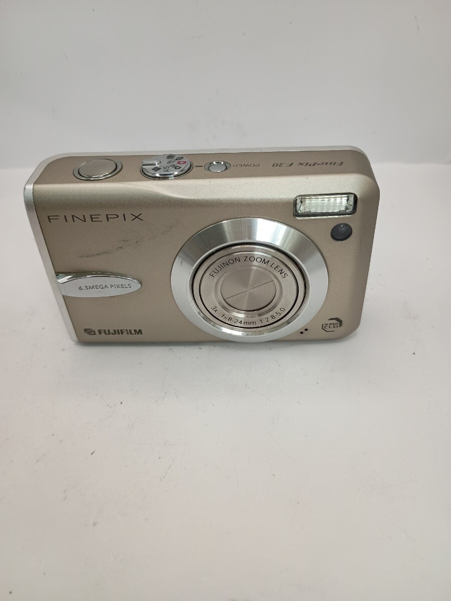 4607 【動作確認済】1円スタート FUJIFILM FinePix F30 コンパクトデジタルカメラ シルバー