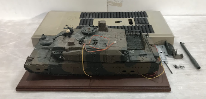 湘/アシェット/10式戦車をつくる/ジャンク品/部品取り/おもちゃ/玩具/湘2.27-64鳥