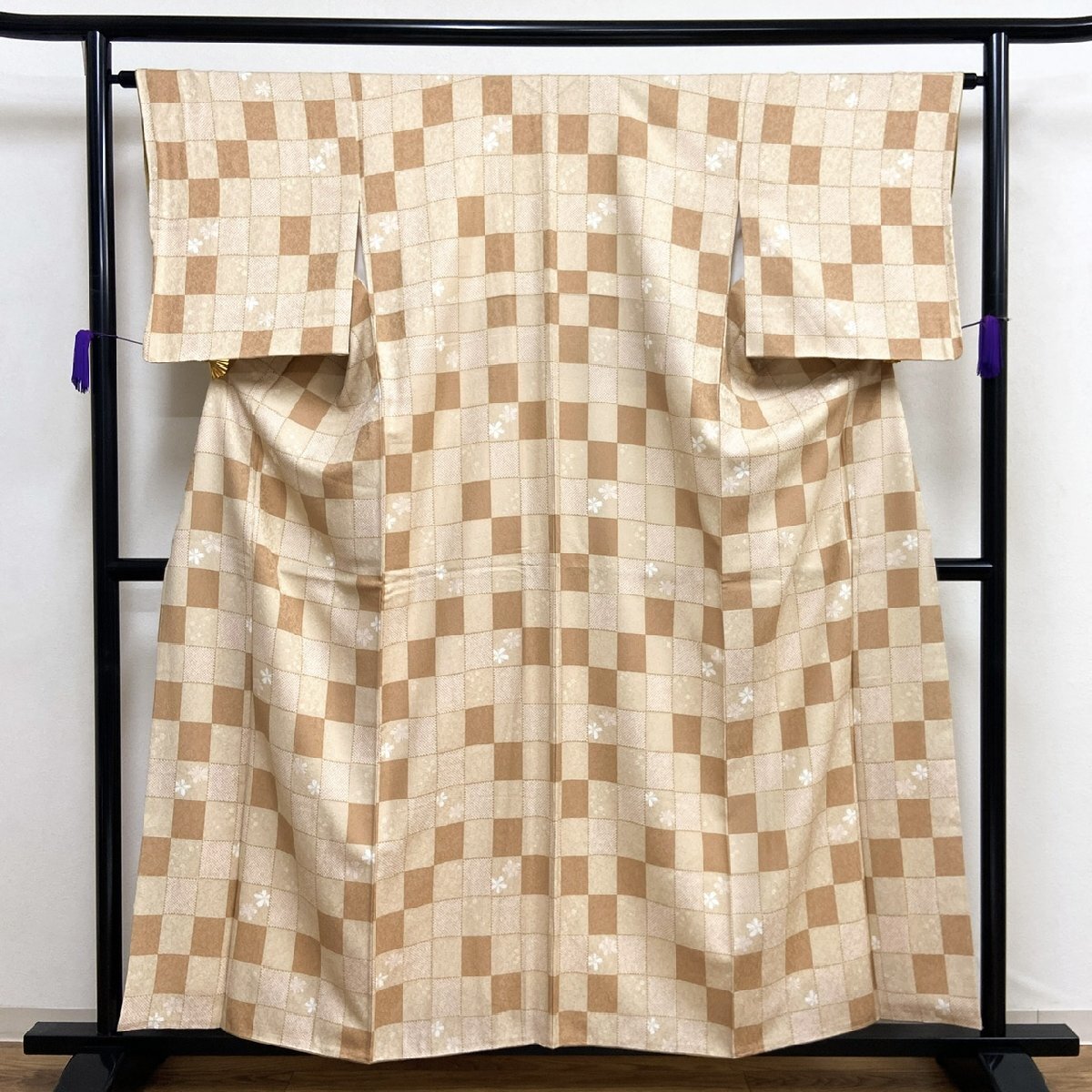 着物月花　市松　花びら　小紋　未使用品　正絹　縮緬　パールトーン加工　ki7926