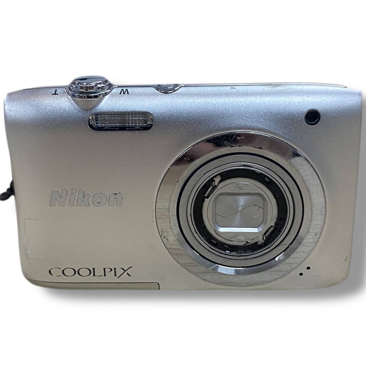 [60/D3-11/251209/9235/1809/IR300] Nikon COOLPIX A100 シルバー ※レンズ周り故障有り デジタルカメラ ニコン 動作未確認 現状品