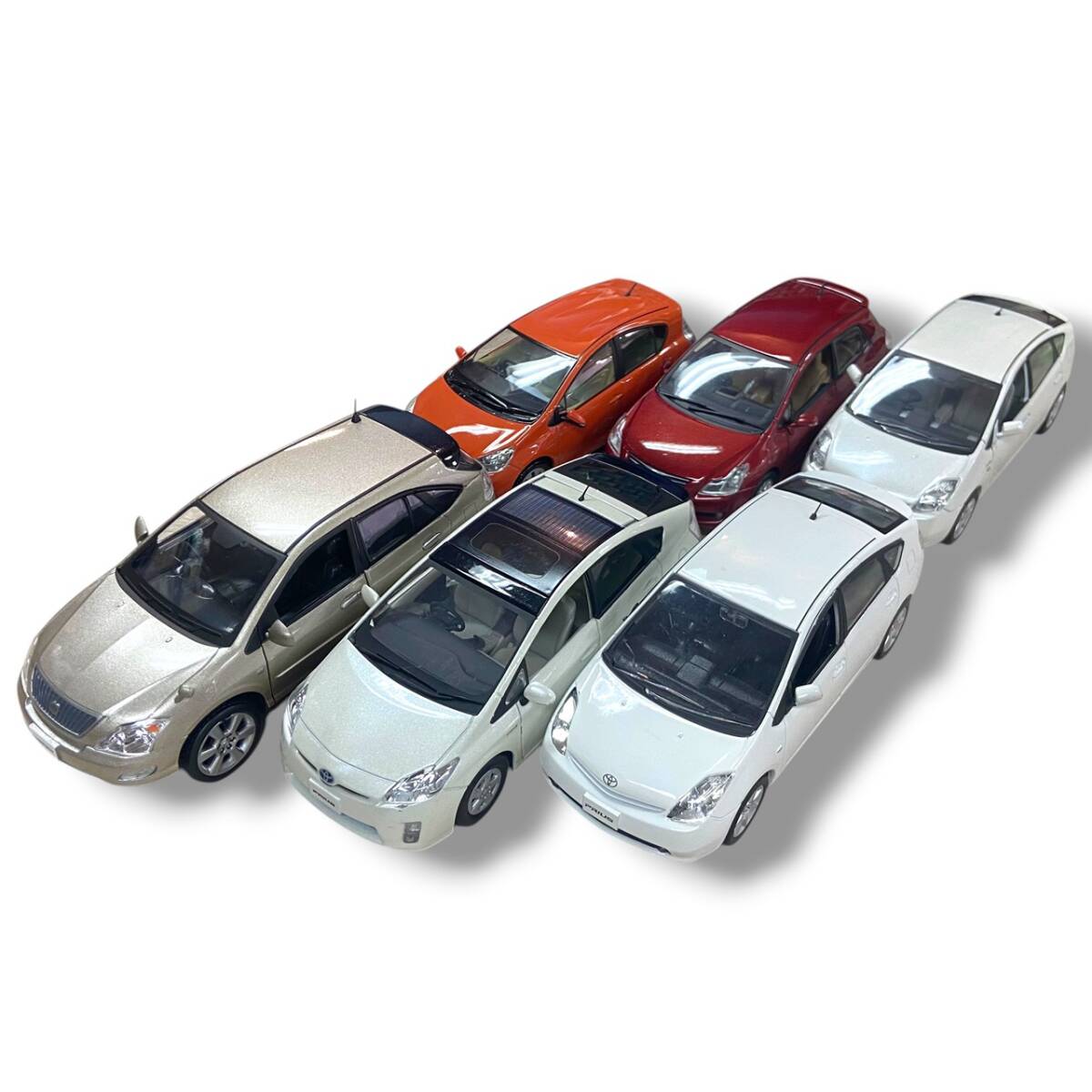 [80/D3-47/260202/10535/1022/TS900] ミニカー 1/30 トヨタ プリウス ハリアー ブレイド アクア カラーサンプル ディーラー 6台 破損有