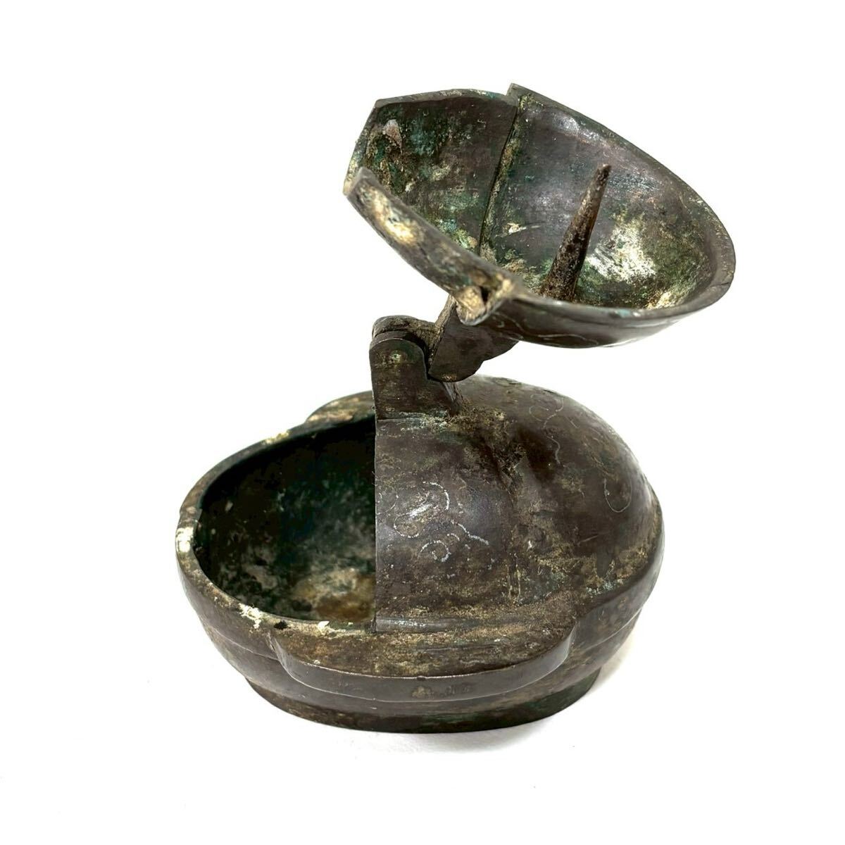 古銅製 折り畳み燭台 携帯燭台 燭台 ロウソク立て 唐草模様 持ち運び 骨董品 骨董 時代物 古道具 ITITSPMAWOREE2 J0309