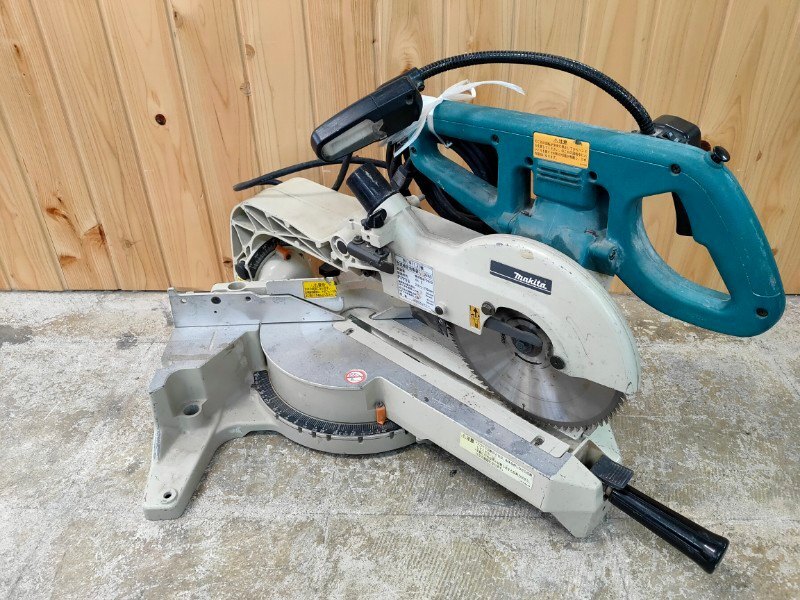 ☆makita マキタ 卓上スライドマルノコ LS0812 動作確認済み ベース割れなどあり