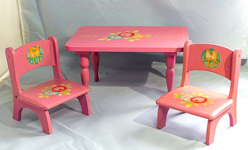 【　送料無料　】ハッピー印 木製玩具　イスとテーブル MILK　DOLL