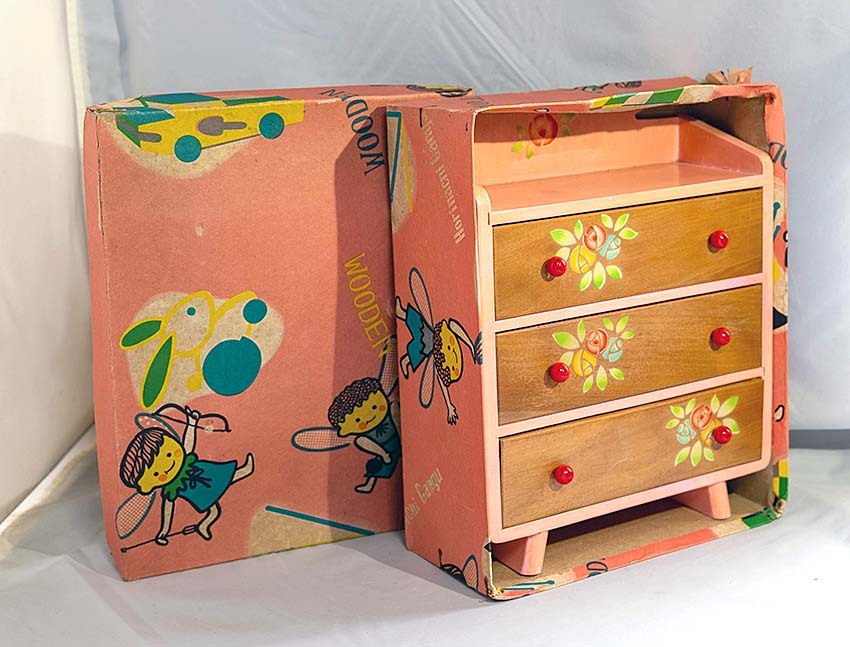 【　送料無料　】木製玩具　タンス