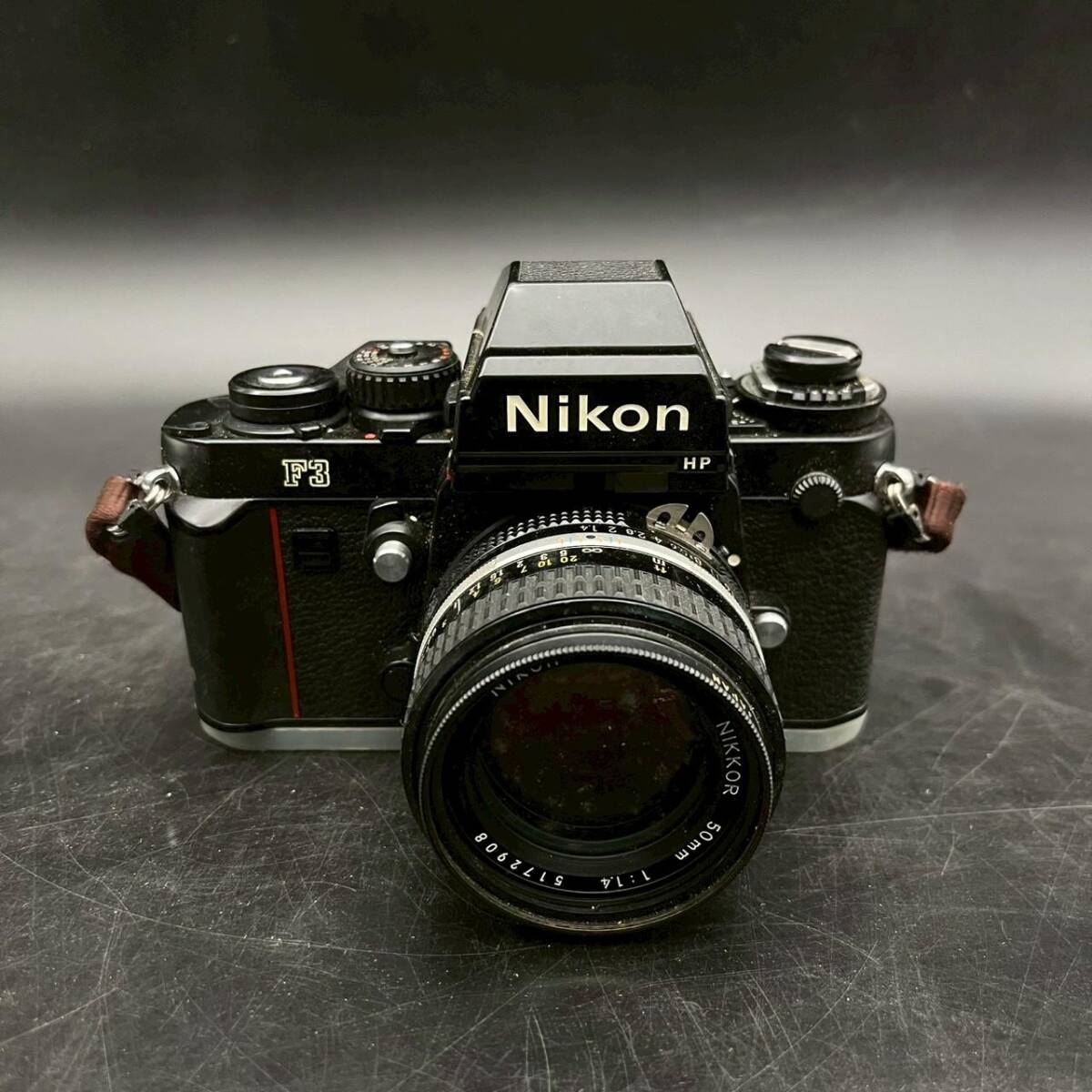 CV0305-8-3 ジャンク扱い Nikon ニコン F3 一眼レフ フィルムカメラ レンズ NIKKOR 50mm 1:1.4 ショルダーベルト付き シャッターNG 