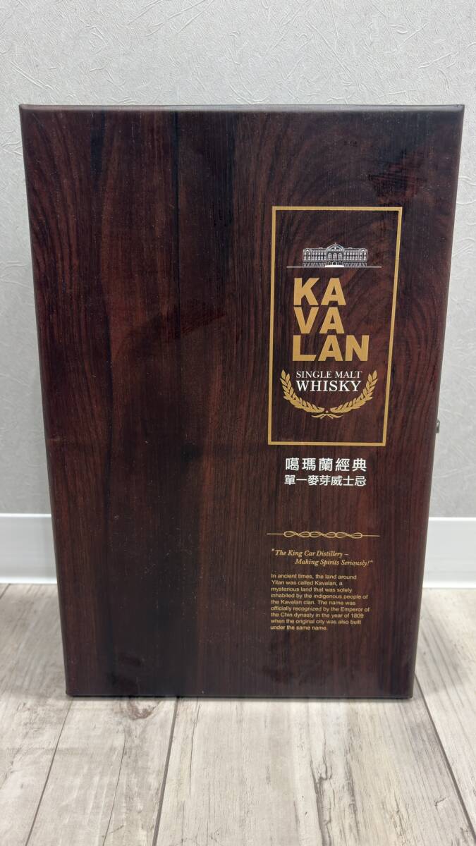 NN2447◆未開栓◆KAVALAN CLASSIC・カバラン シングルモルト・ミニボトル・グラス セット 700ml 40％ 箱現状品