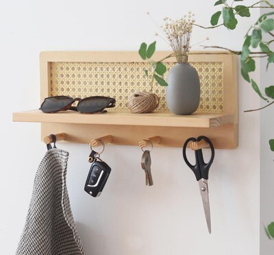 ラタン調 ウォールシェルフ フック付き 壁掛け棚 天然木 北欧 壁面収納 玄関 収納棚 鍵掛け 小物置き 木製 ナチュラル インテリア