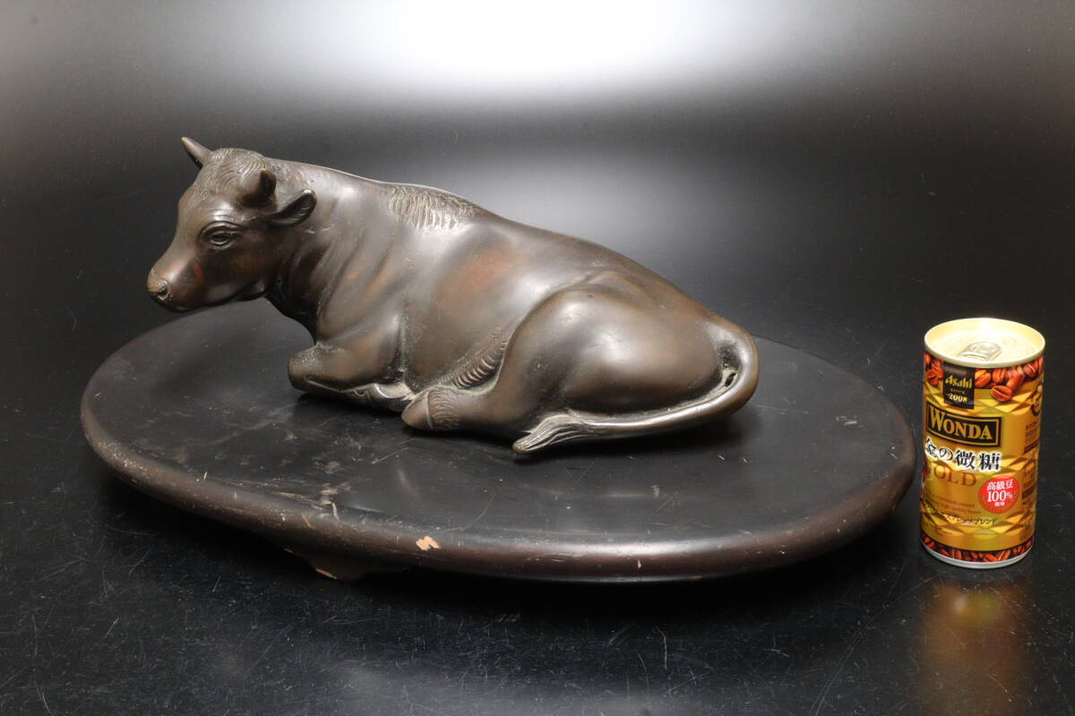 P 銅製 牛 置物 重量3.6kg 台付