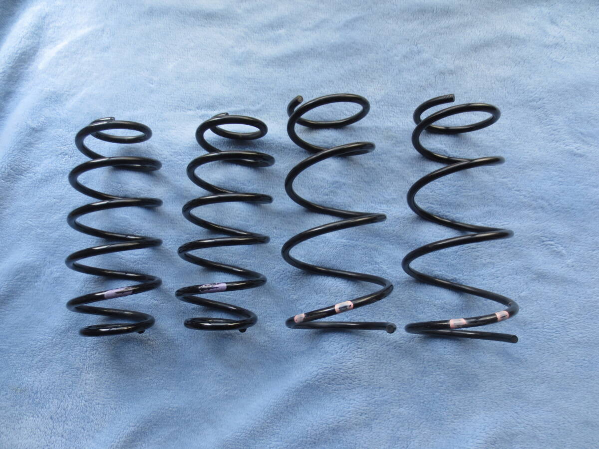 トヨタ bB 純正スプリング NCP30 NCP31 2WD カット無し １台分