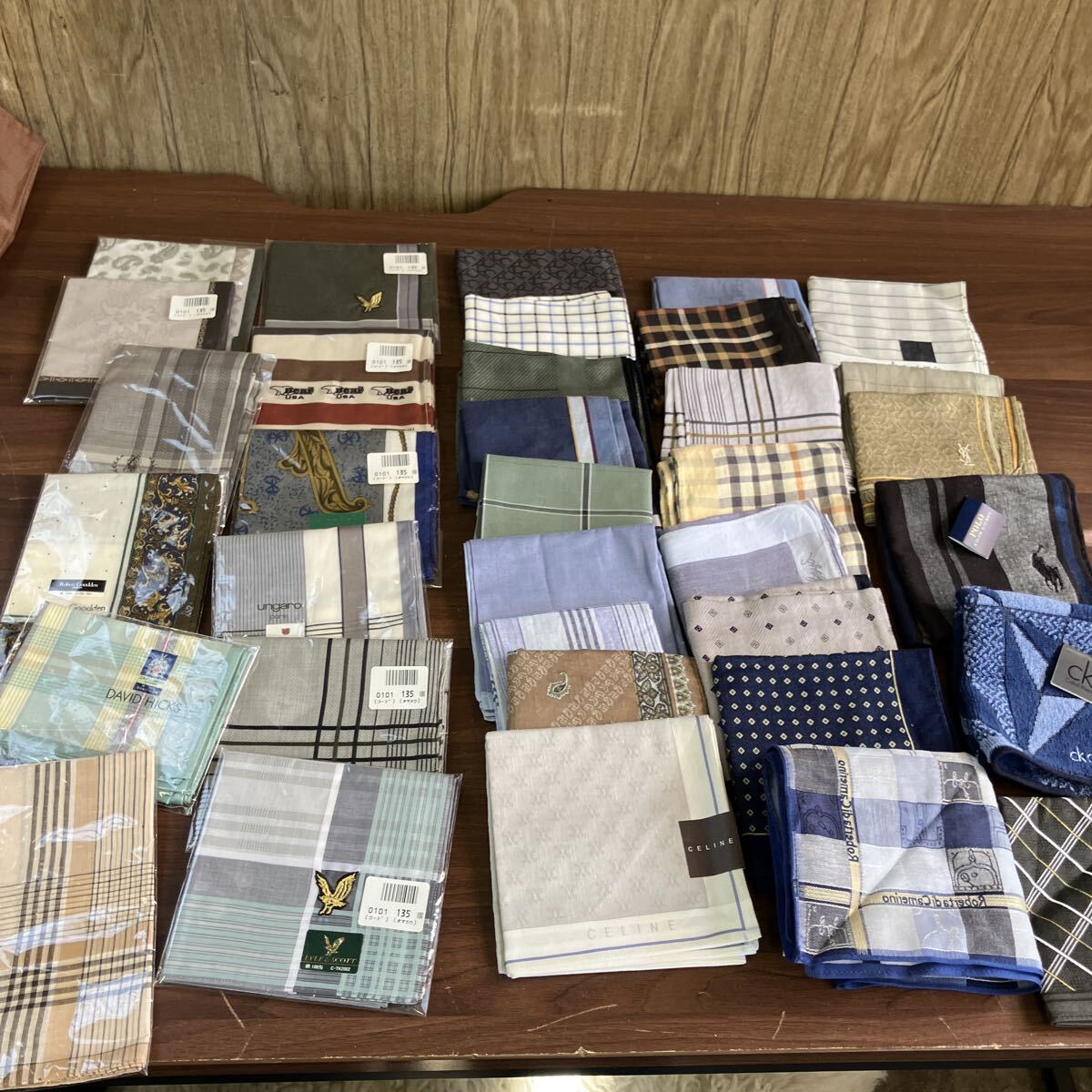 ◇未使用有◇ メンズ ハンカチ まとめて POLO YSL カルバンクライン CELINE セリーヌ ニナリッチ 35枚 他 ブランド
