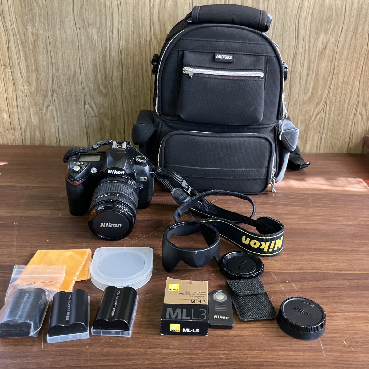 Nikon ニコン 一眼レフカメラ　D70 ボディ本体+レンズ バッテリー リモコン カメラケース付 