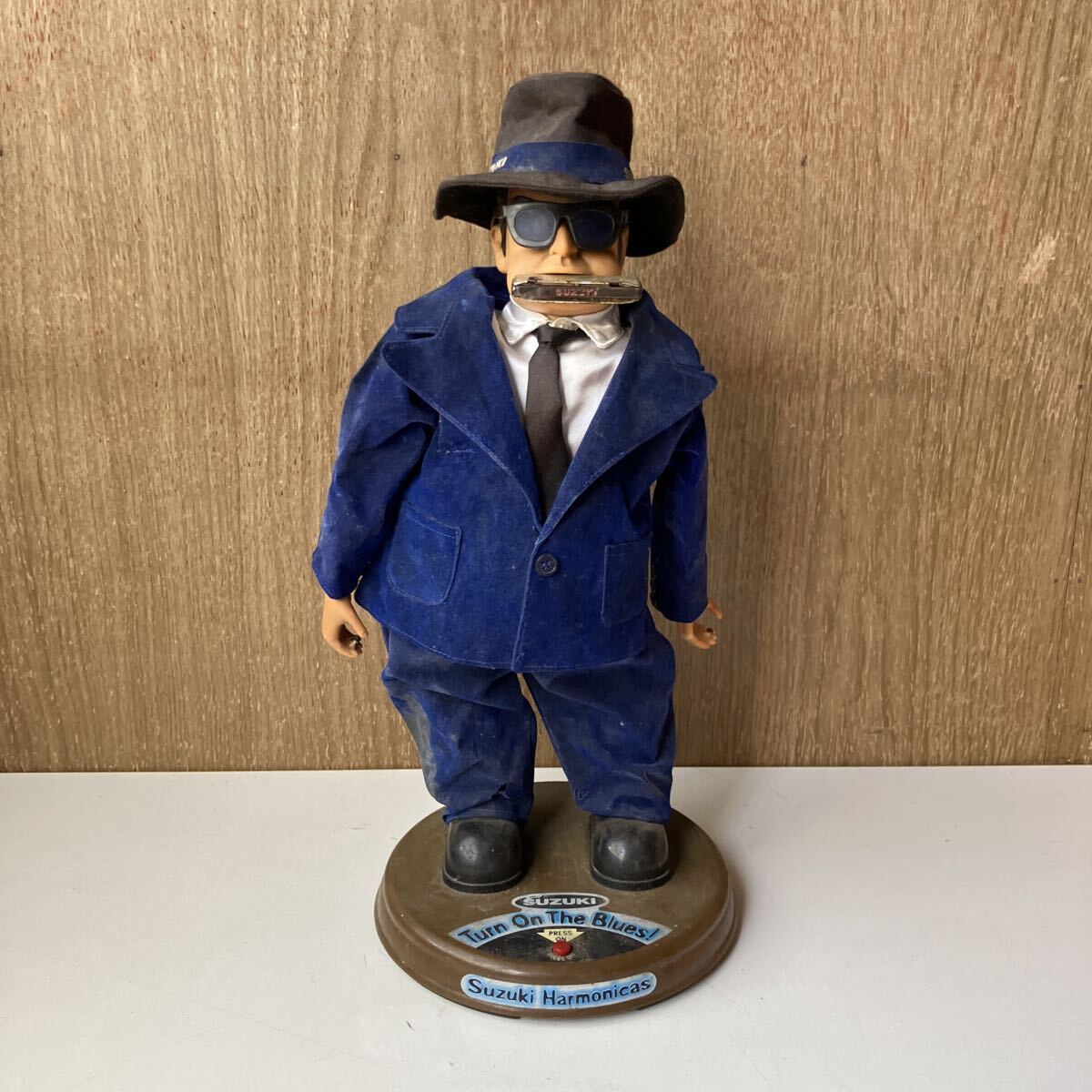 ハーモニカを吹く人形 SUZUKI BLUES MAN ハーモニカ　ブルースマン