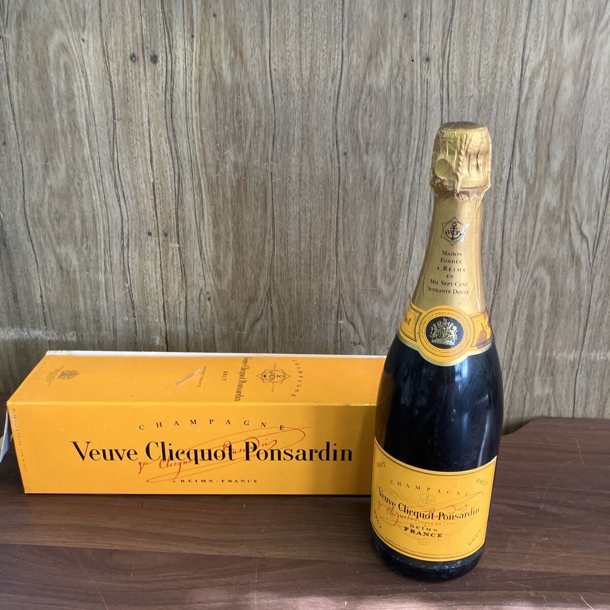 ◇未開栓◇ 750ml ヴーヴ・クリコ イエロー・ラベル VEUVE Veuve clicquot 箱付