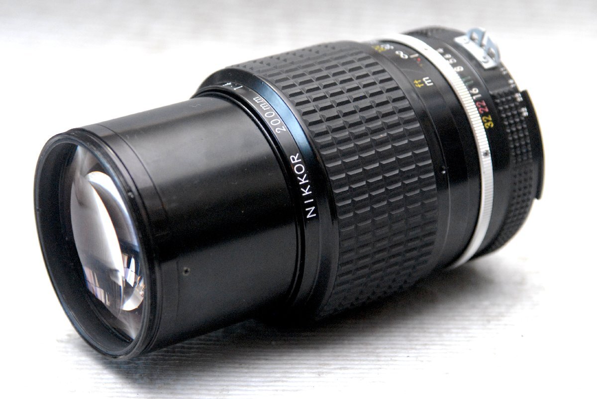 Nikon ニコン純正NIKKOR 200mm 単焦点高級望遠レンズ 1:4 (Ai) 希少な作動品