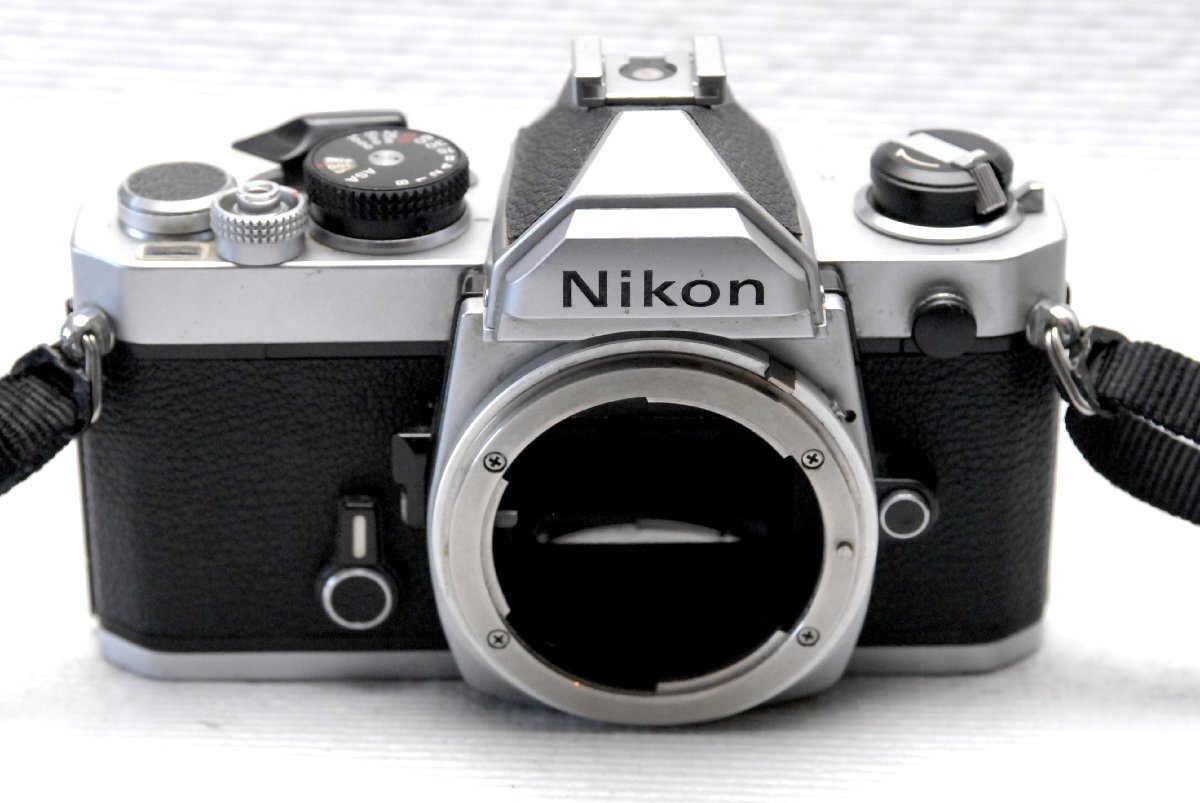 Nikon ニコン 人気の高級一眼レフカメラ FM（銀）ボディ 希少な作動品