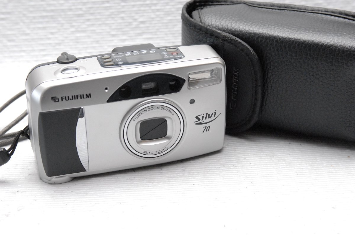 （綺麗）富士フィルム製 昔のコンパクトカメラ Silvi 70 希少な作動品