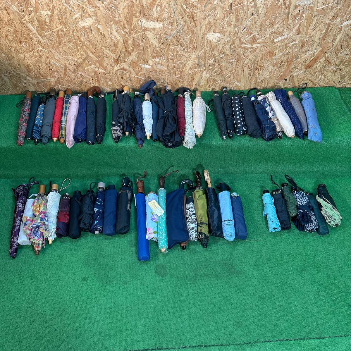 折りたたみ傘 まとめ 50本以上 未使用含む メンズ レディース 大量 携帯傘 折り畳み 雨具 洋傘 日傘 雨傘 折り畳み 紳士 婦人 ①