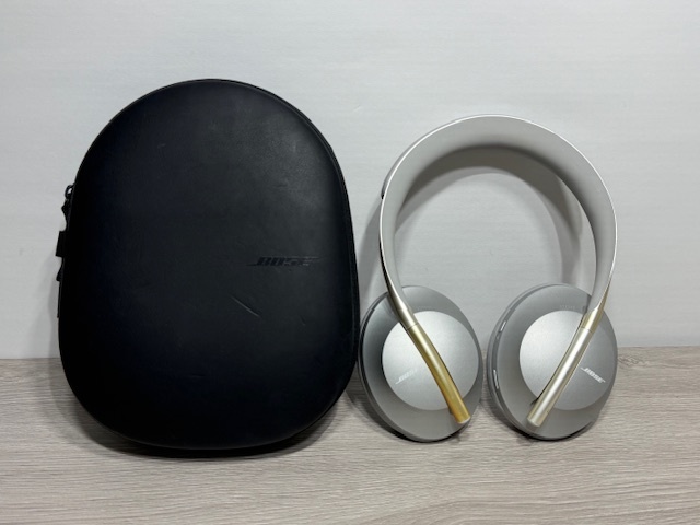 ★ BOSE NC 700 Headphones Bluetooth ボーズ ヘッドホン 充電ケース付 ★