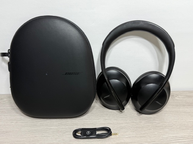 ★ BOSE NC 700 Headphones Bluetooth ボーズ ヘッドホン ケース付 ★