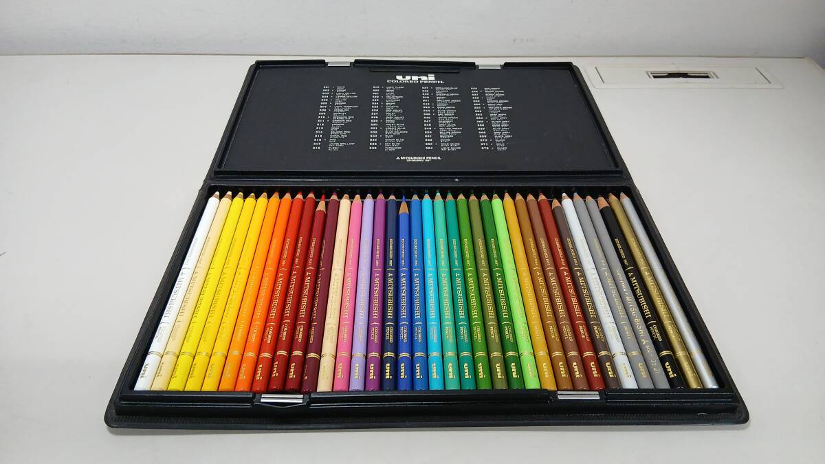 A2603-0949　三菱鉛筆　ユニカラー　uni　色鉛筆セット　36色　油性色鉛筆　画材　美術　スケッチ　ヤ60