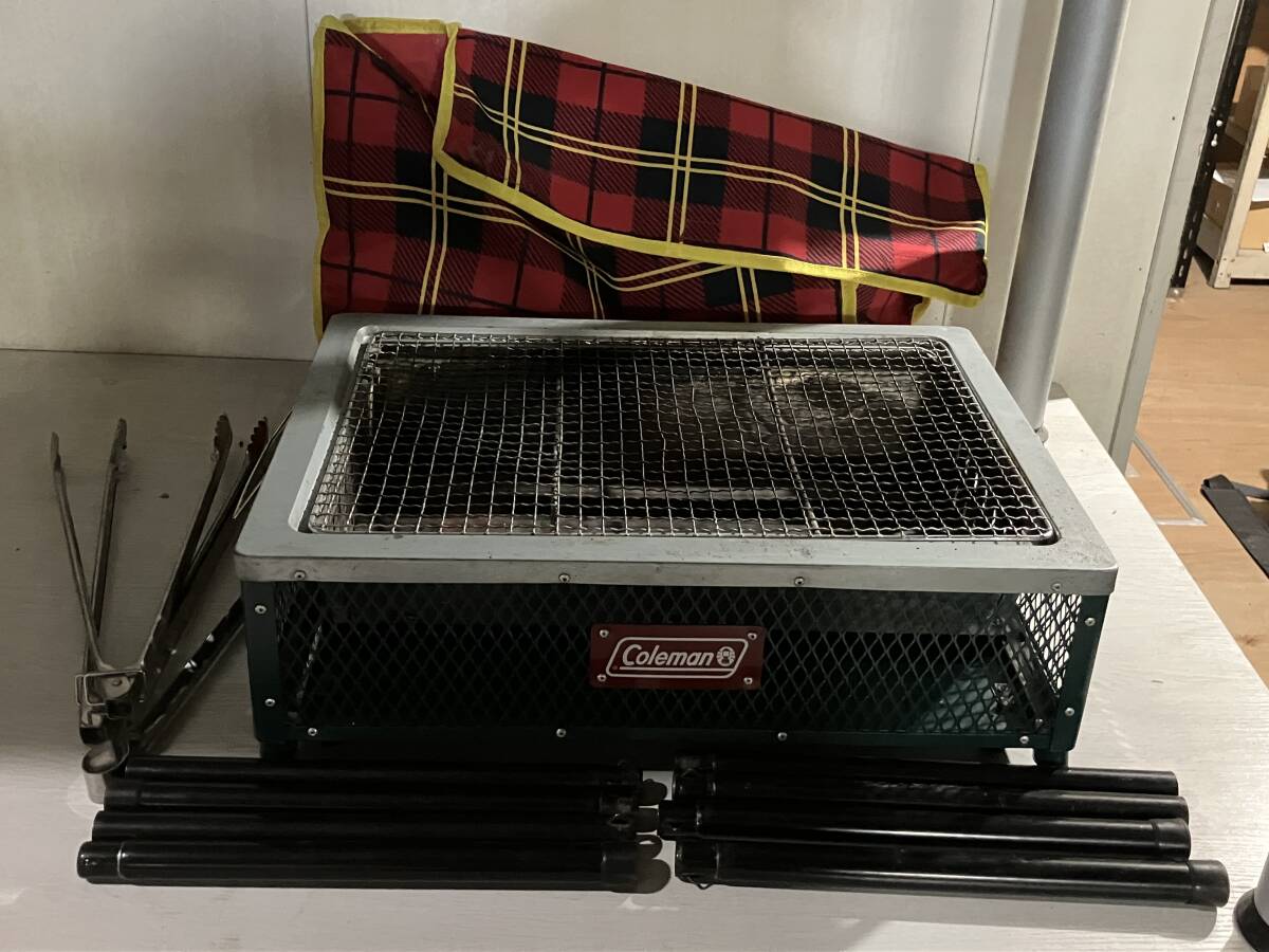 I2603-0531　バーベキューコンロ　コールマン　グリル　脚付き　キャンプ用品　アウトドア用品　中古品　ヤ120