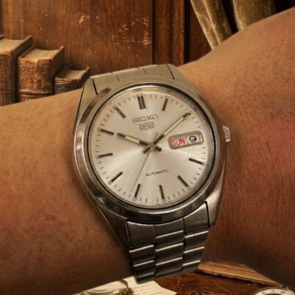 【SEIKO 5/ 稼働品/2008年2月製造/】セイコー5 ホワイトサンレイ文字盤 7S26-0440 自動巻き デイデイト 裏スケ 21石　メンズ腕時計