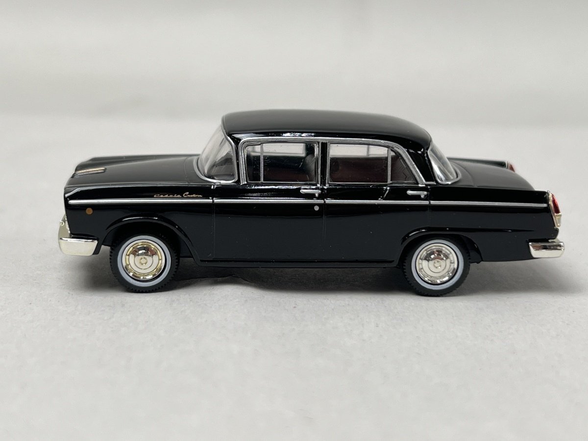 トミカリミテッドヴィンテージ 1/64 NISSAN 日産 セドリック カスタム 64年式 黒 LV-124a