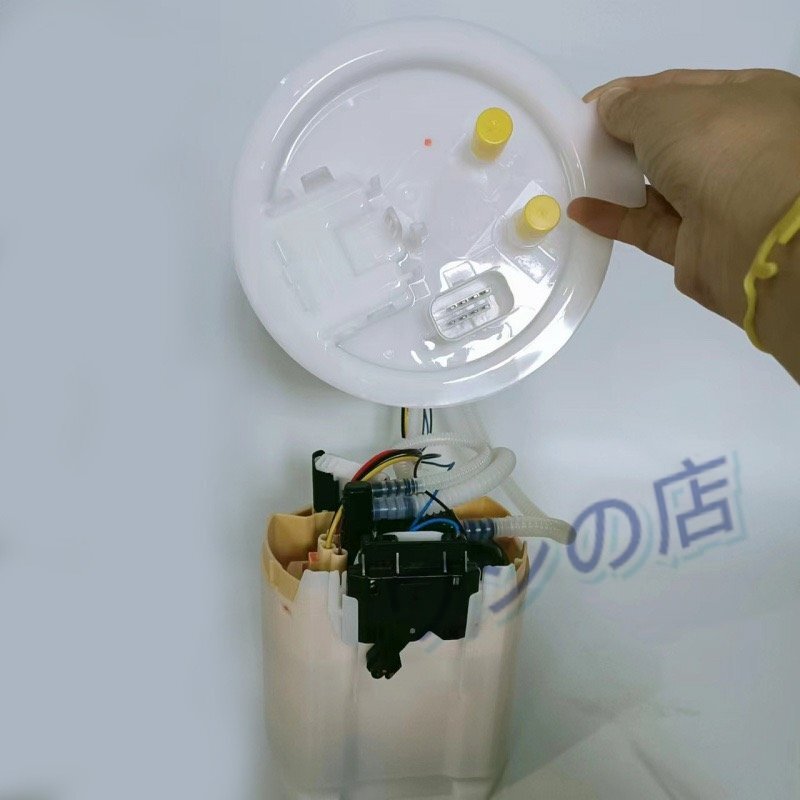 BMW 5 シリーズ G30/G38 (2016-2020 年) 適合 燃料ポンプアセンブリ 16117476103/16117408467