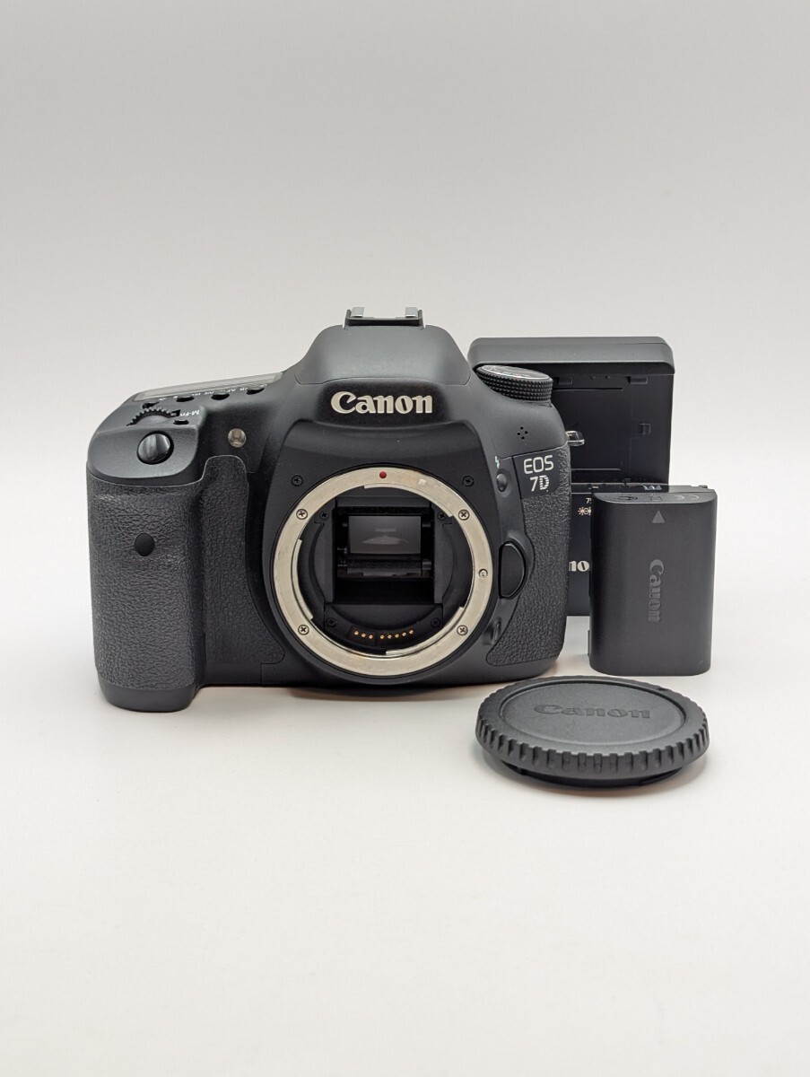 Canon EOS 7D ボディ キャノン デジタル一眼レフカメラ 充電器付属