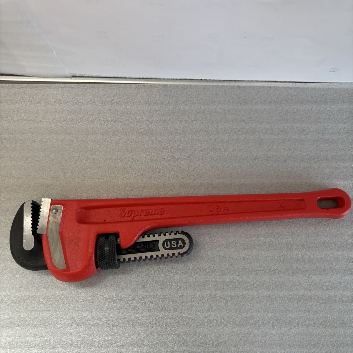 C111 SUPREME シュプリーム Ridgid Pipe Wrench パイプレンチ レッド 正規品 中古未使用品 工具　赤　送:80