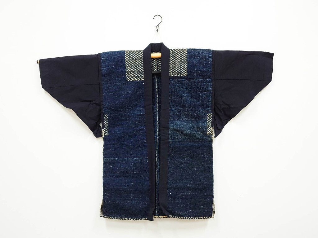 R-087069　綿製　藍染　刺し子の意匠がアクセントの野良着(刺子,半てん,半纏,作業着,仕事着,羽織,上着,和装,古布)